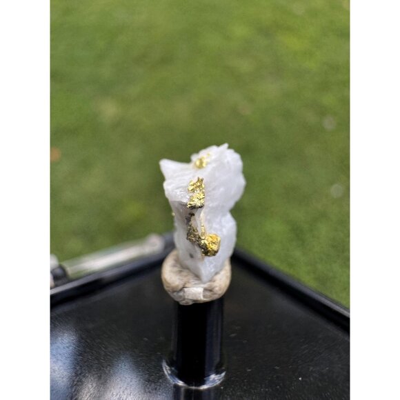 Gold on Quartz - Natural California Gold Specimen in Perky Display Box - #10 - Picture 3 of 4